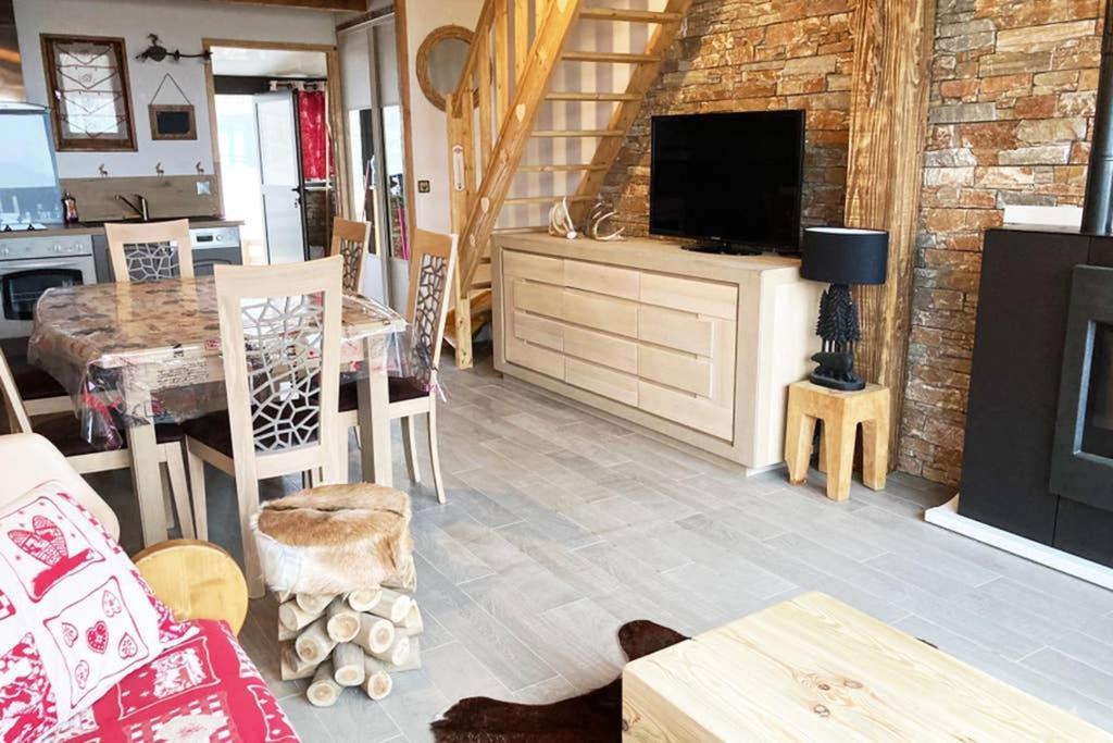 Chalet Cosy Renove Avec Vue Sur Le Lac Les Angles  Exterior photo